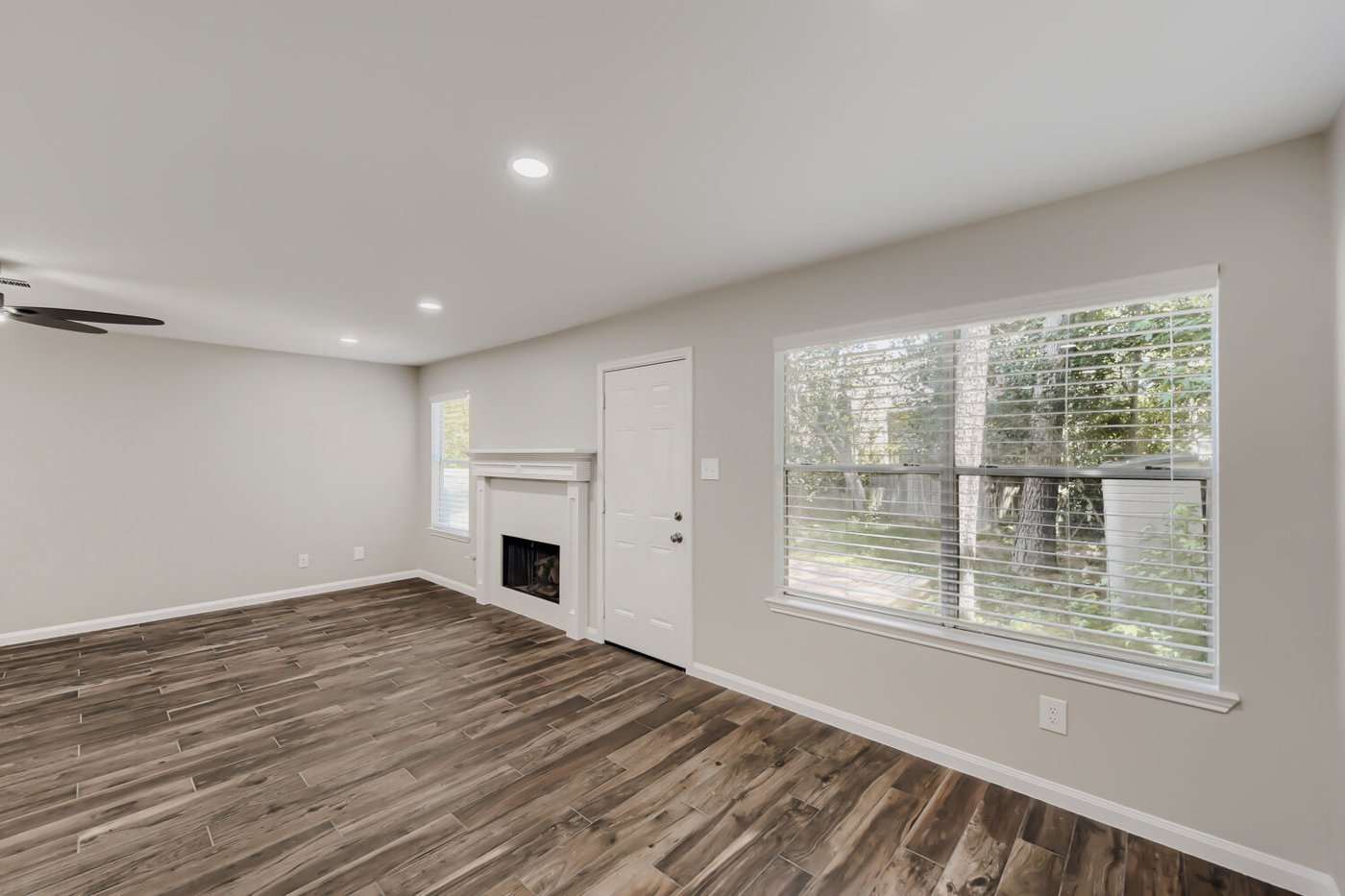 Dining area with natural light at 11 Wineberry Pl, The Woodlands, TX