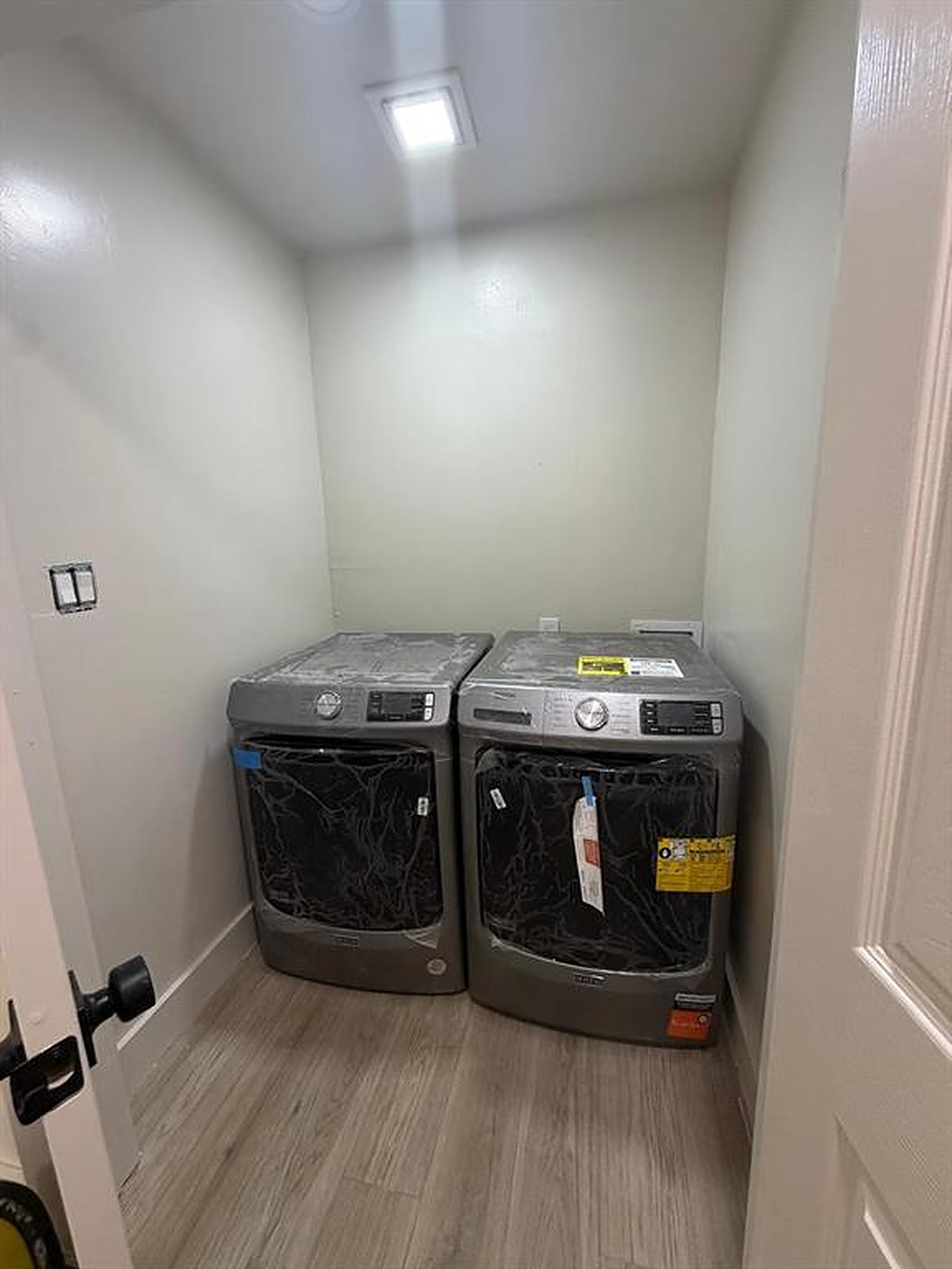 Laundry room at 1241 E Pentagon Pkwy, Dallas