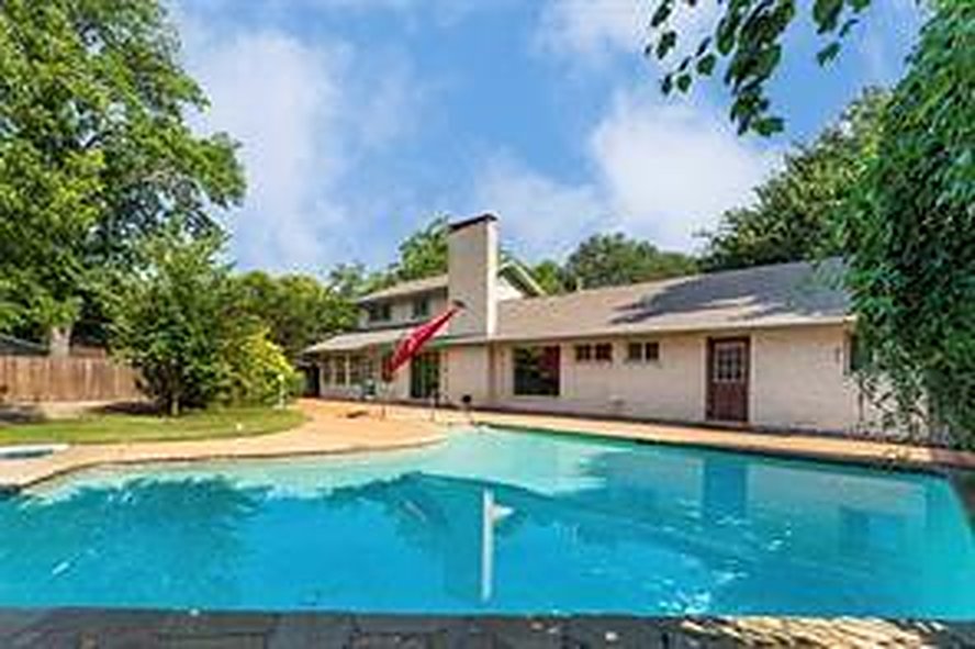 Private in-ground swimming pool at 1608 Freeman Ct, Arlington
