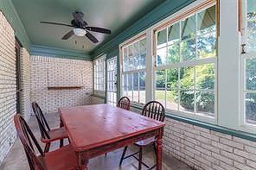 Sunroom 2 at 1608 Freeman Ct, Arlington