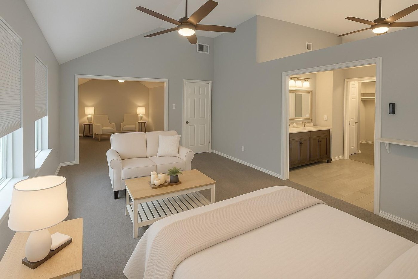 Spacious primary suite with an en suite bath at 2009 Antwerp, Plano