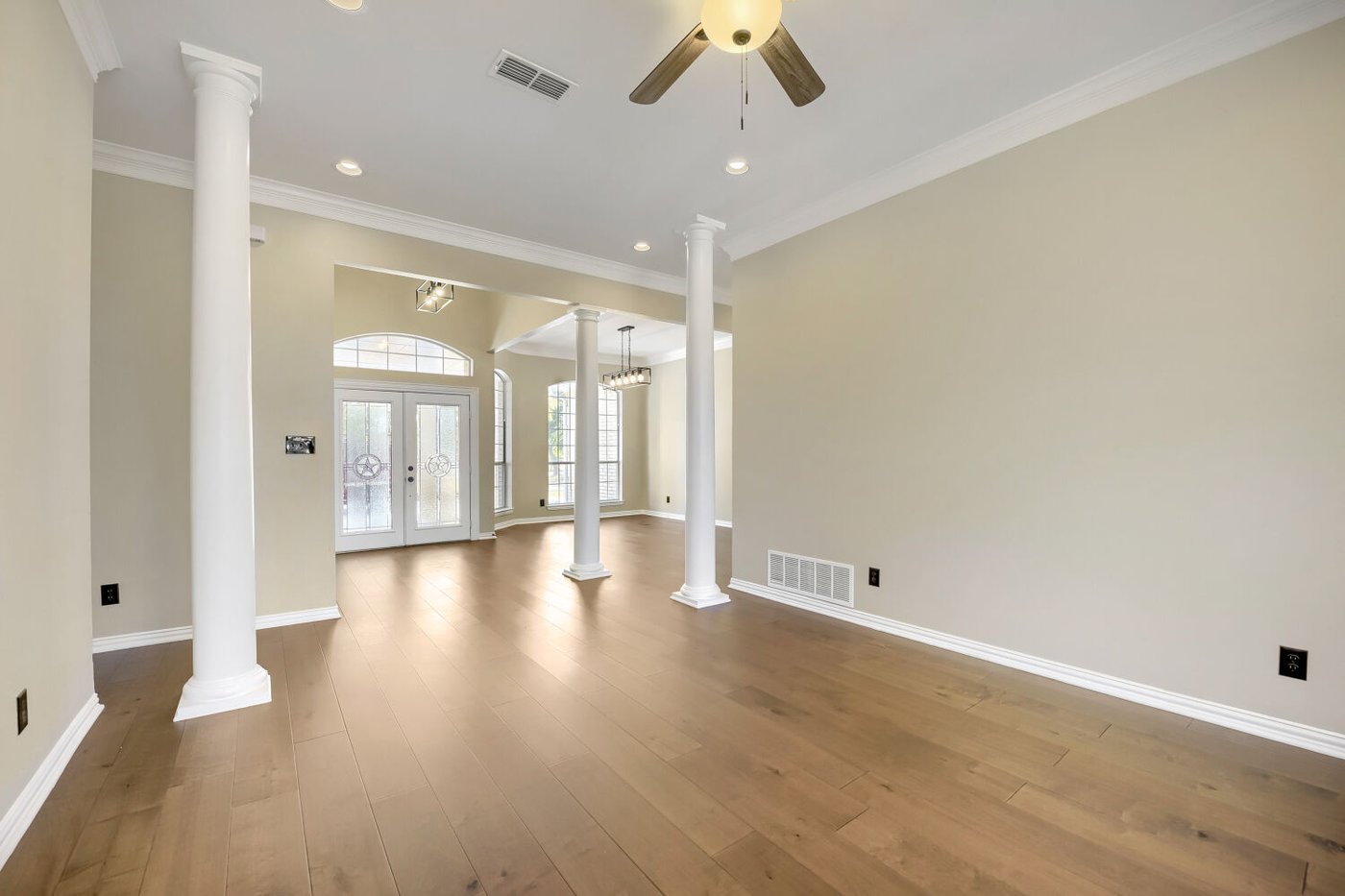 Dining area open to the living space at 201 N Garza Rd, Shady Shores