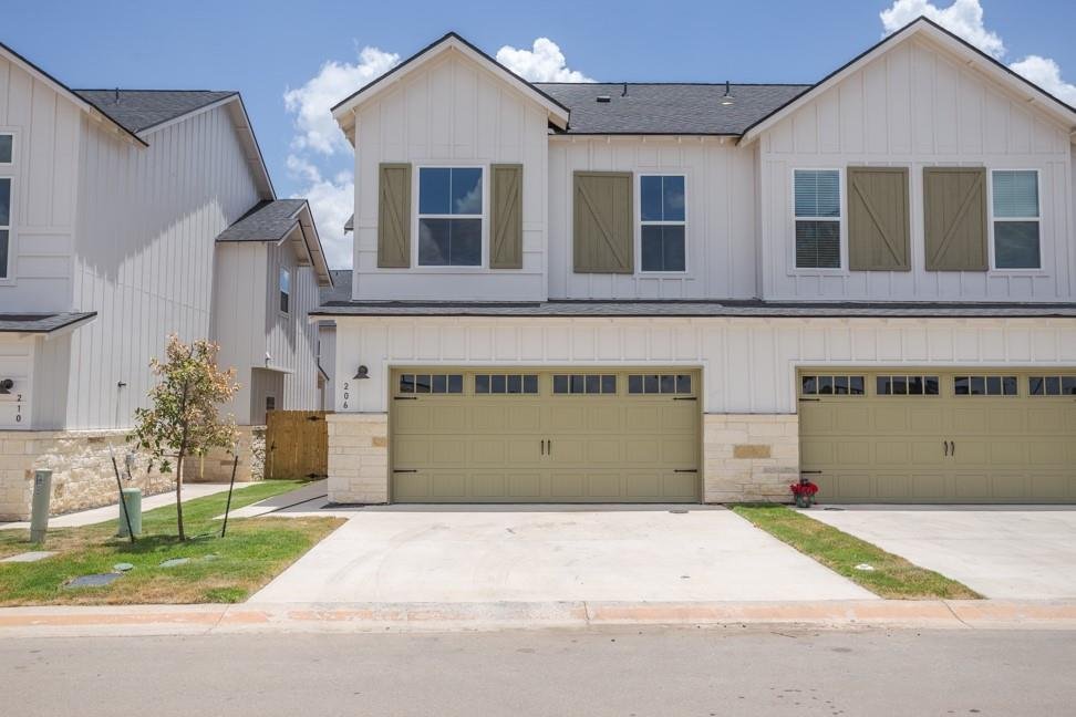Exterior of 206 Topaz, a two story home for lease in New Braunfels, Texas