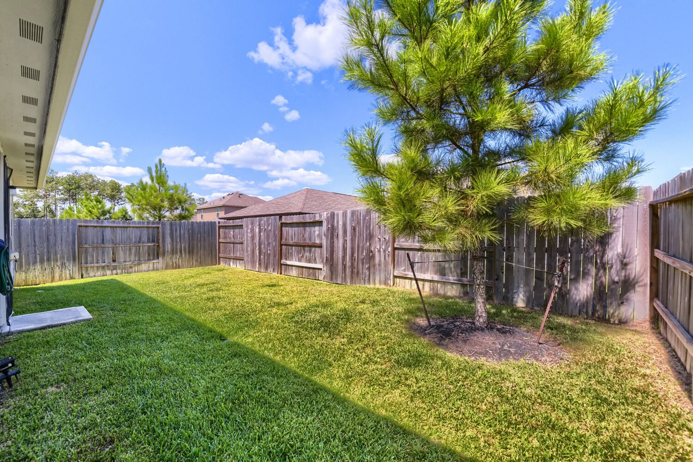 Backyard with room to entertain at 2729 Cadiz Bay Dr, Conroe