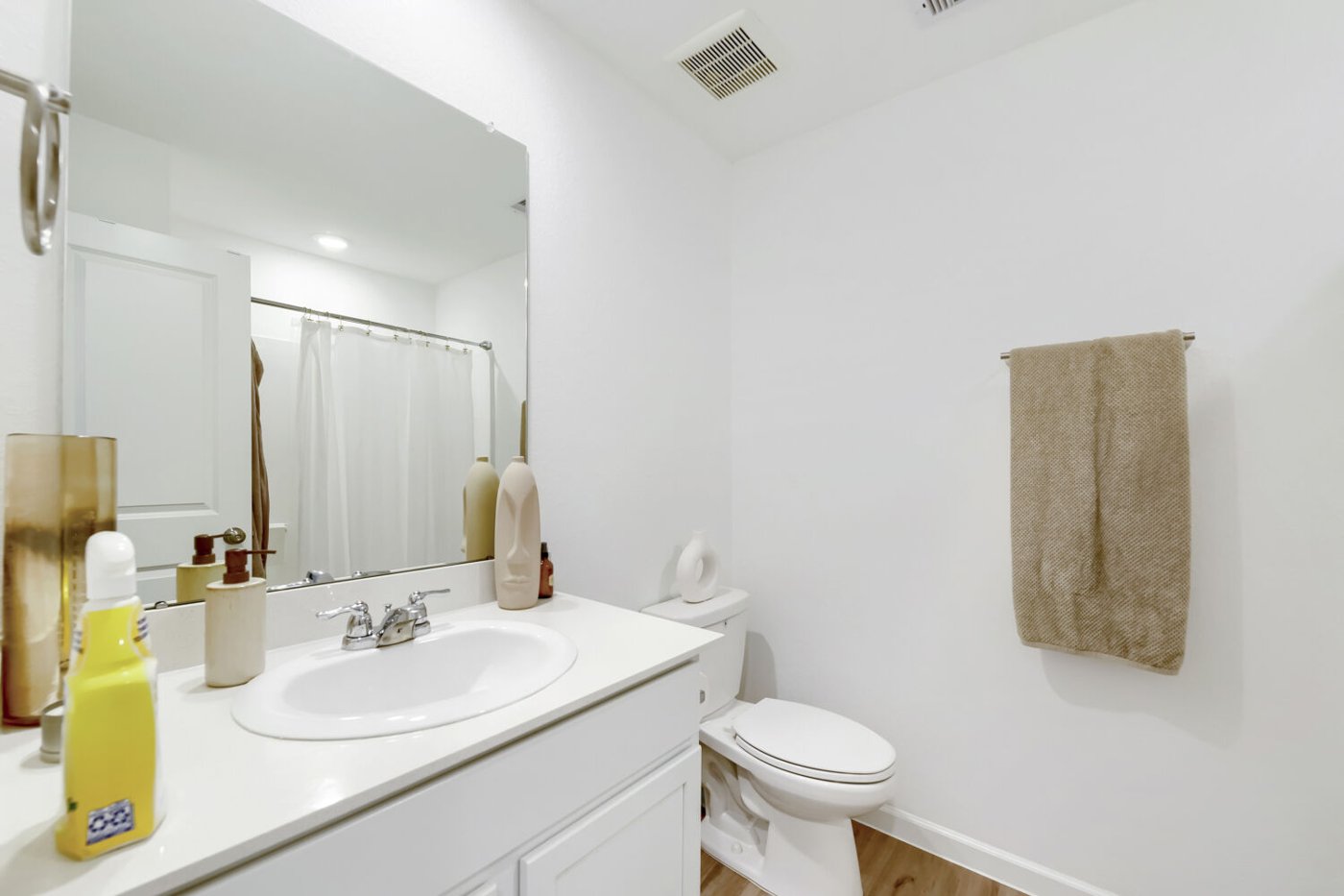 Second full bathroom at 2729 Cadiz Bay Dr, Conroe
