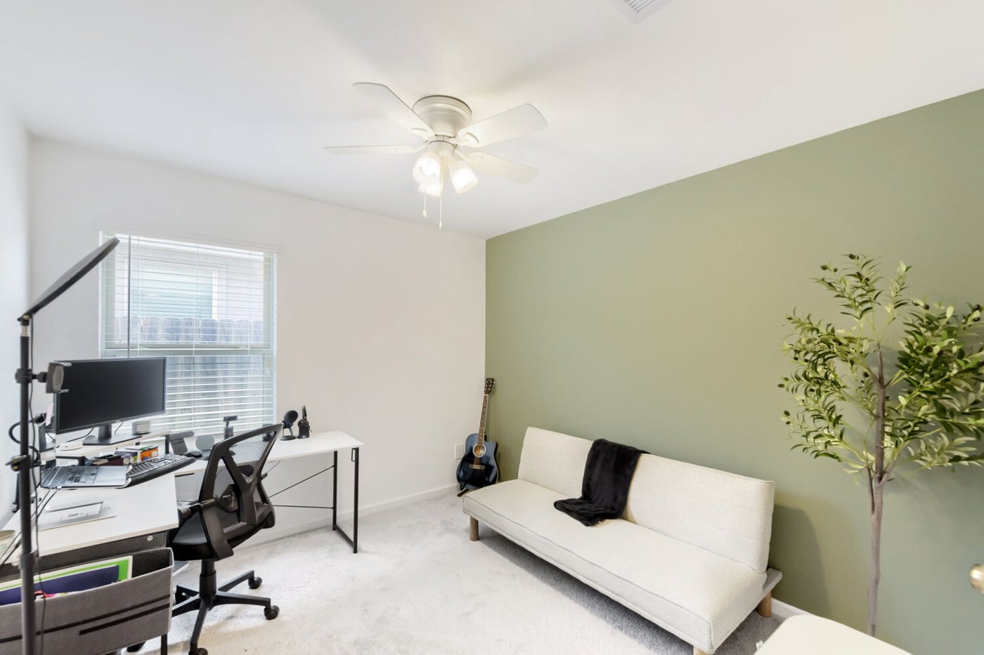 Second bedroom at 2729 Cadiz Bay Dr, Conroe