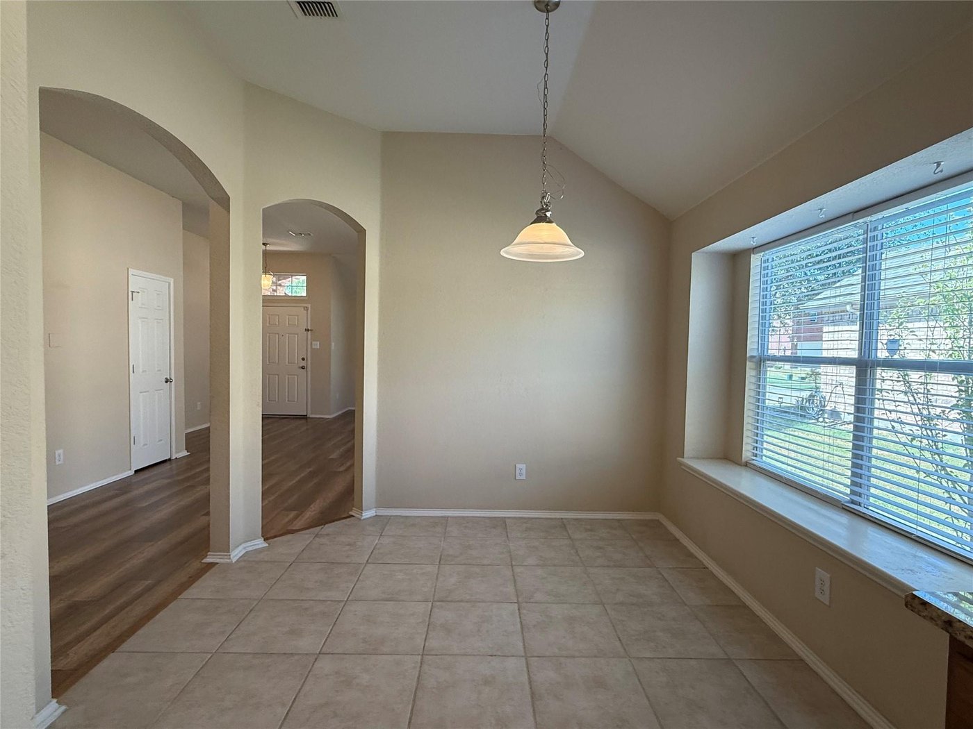Formal dining or flex room near the entry at 3605 Cottonwood Rd, Melissa