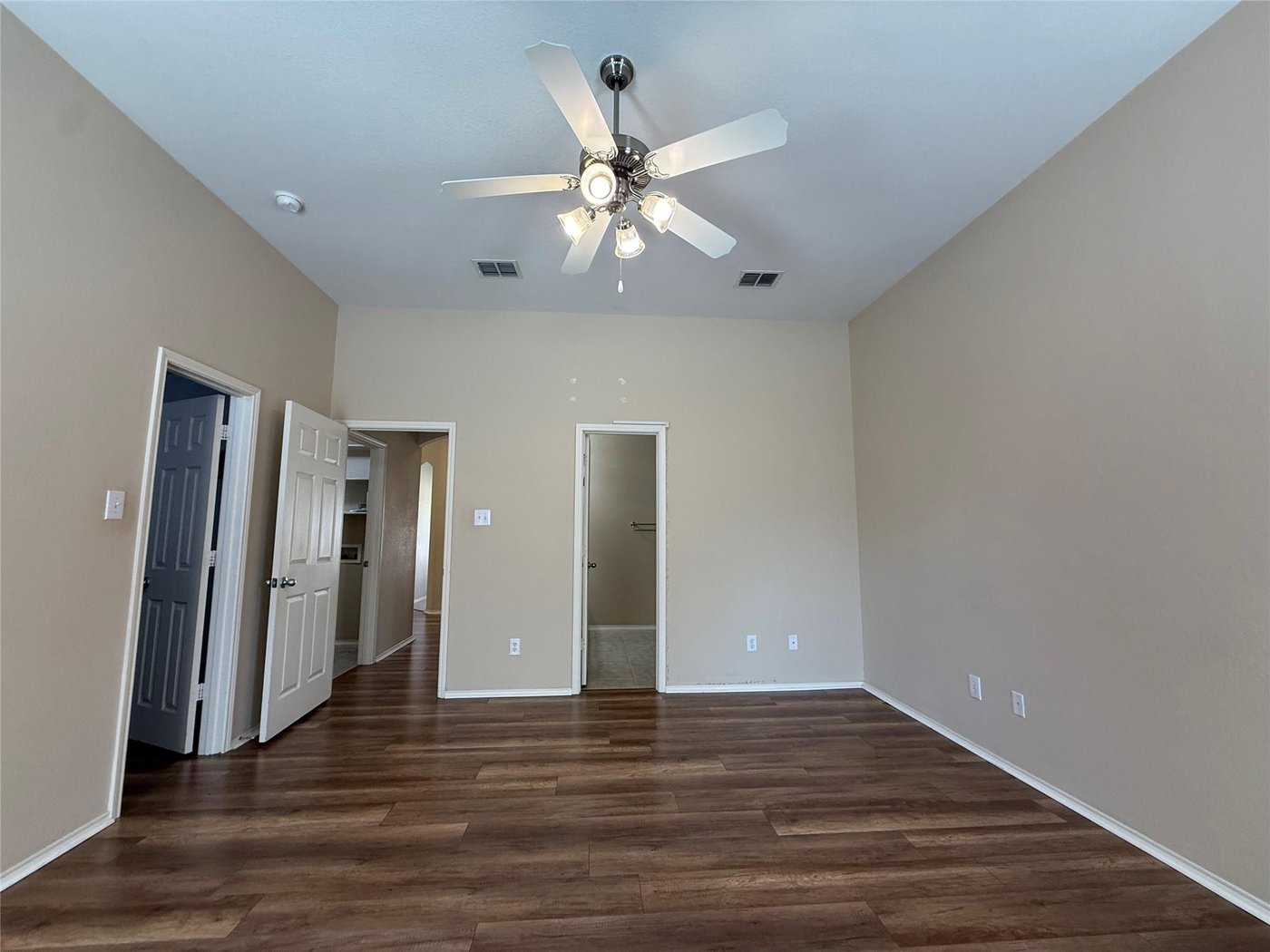 Private primary suite at 3605 Cottonwood Rd, Melissa, TX