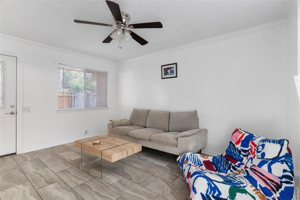 Living room 4 at 4414 Westminster Dr, Irving