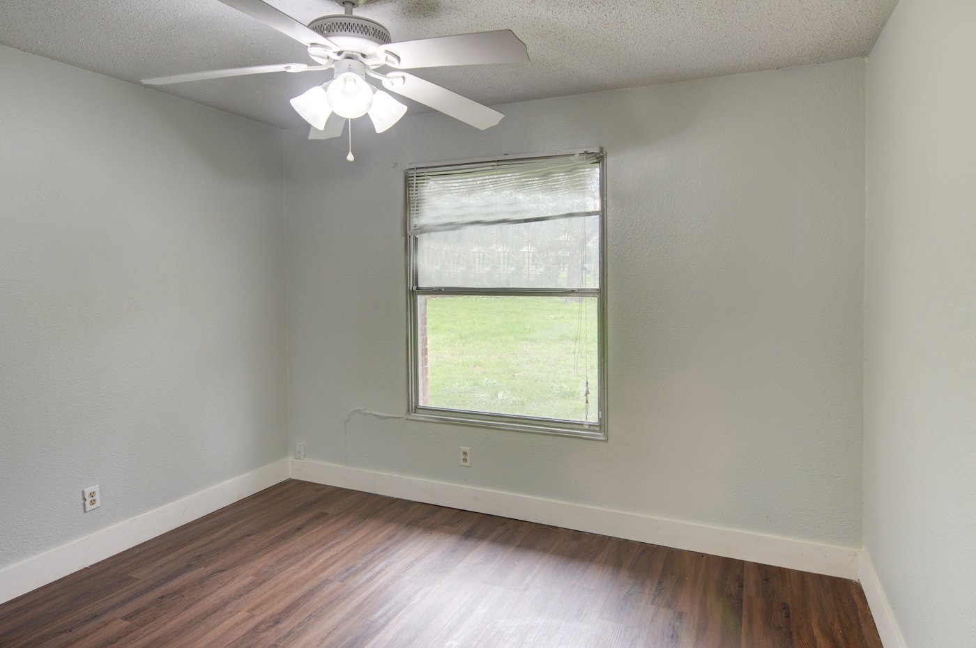 Third bedroom with backyard view at 5413 Wedgwood Dr