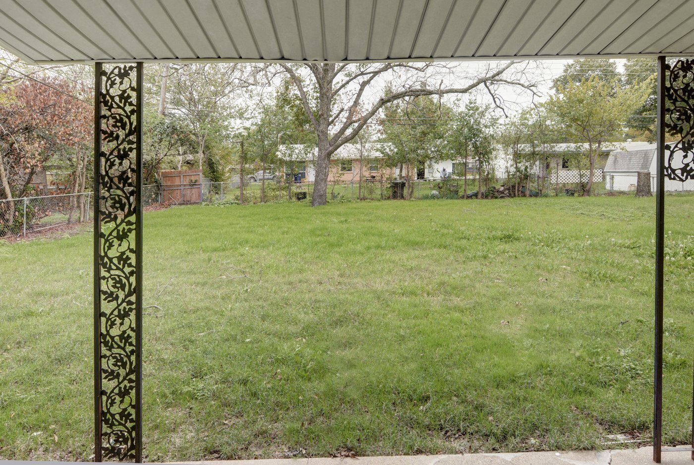 Covered back patio at 5413 Wedgwood Dr, Fort Worth