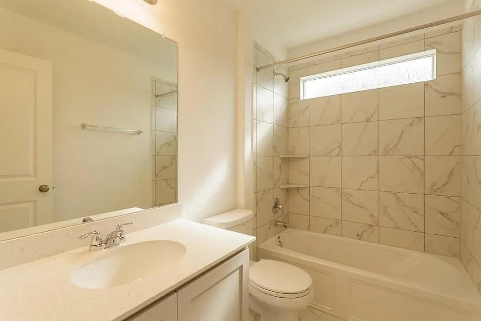 Bathroom at 7104 Spotted Leaf Way, Del Valle