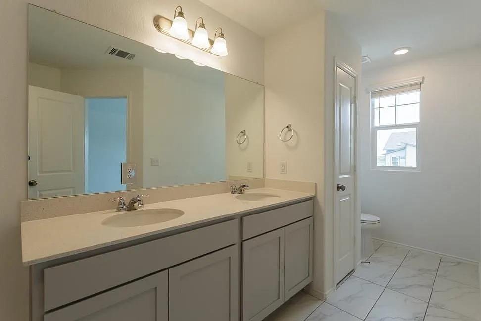 Primary bathroom 2 at 7104 Spotted Leaf Way, Del Valle