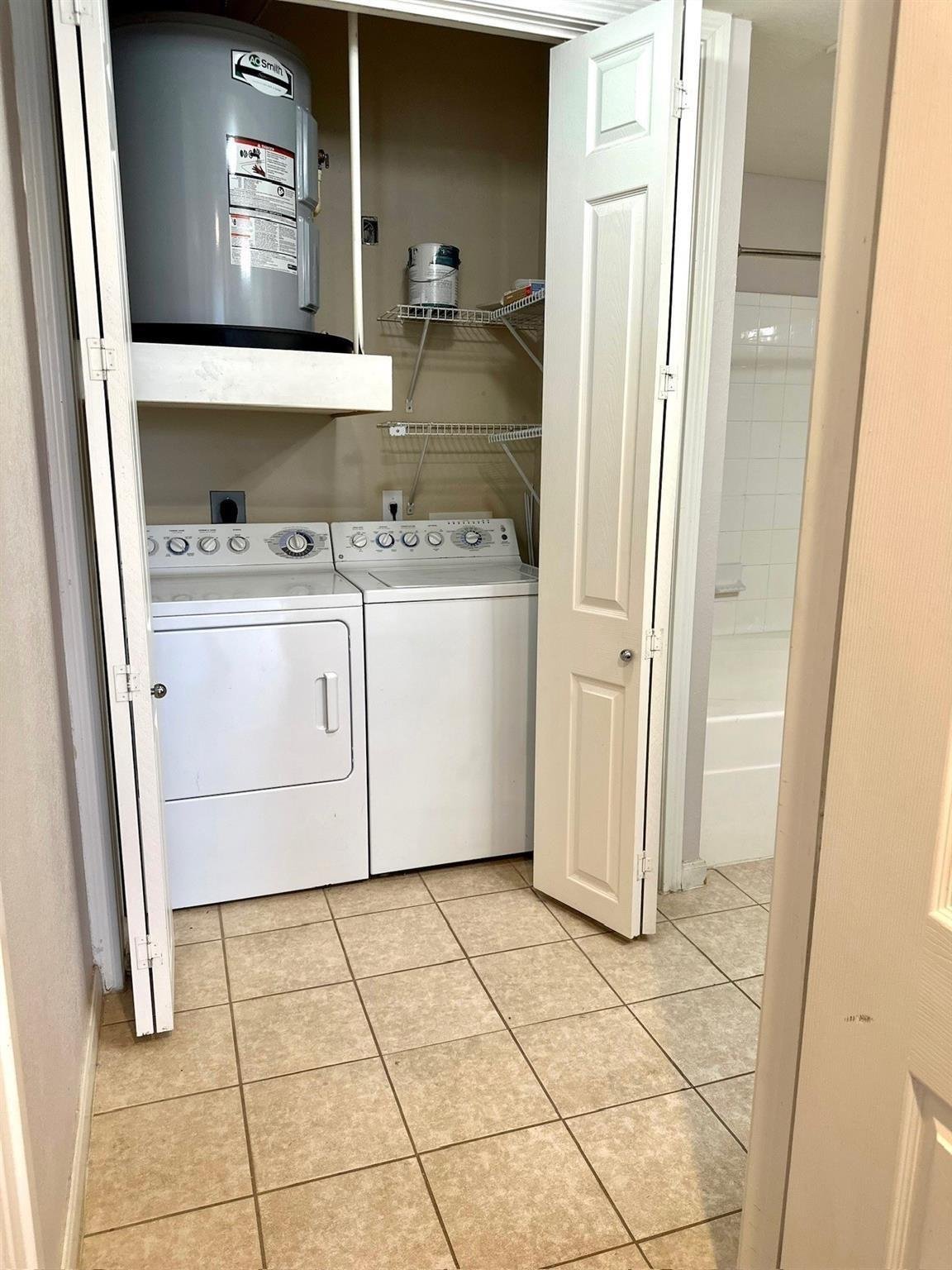 Laundry at 7575 Kirby Dr #3203, Houston