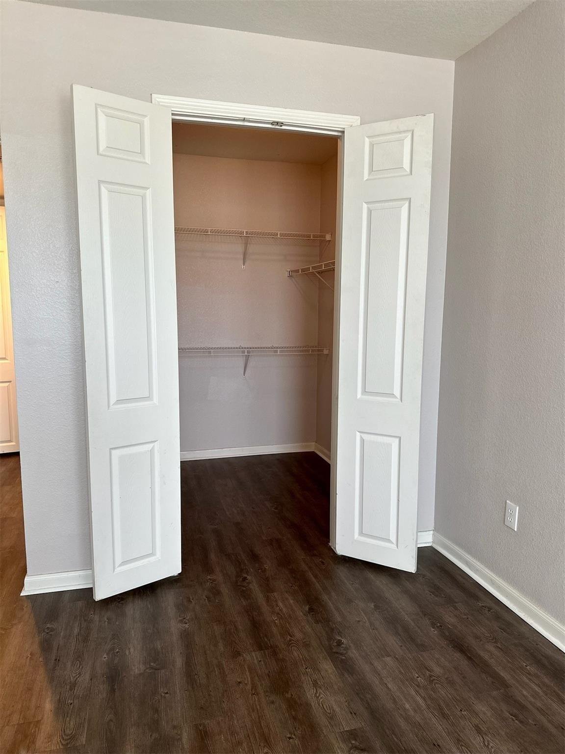 Walk in closet at 7575 Kirby Dr #3203, Houston
